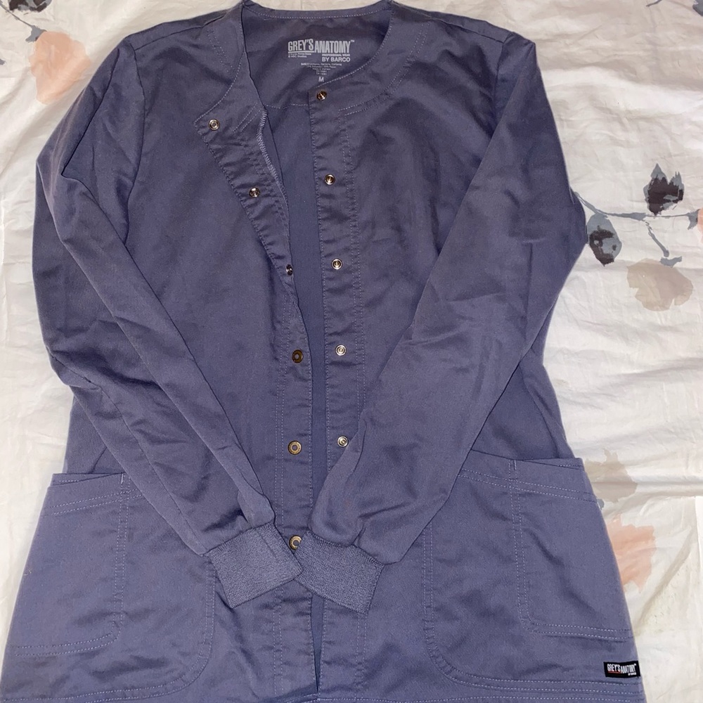 Medium Greys anatomy scrub jacket! Barely worn.